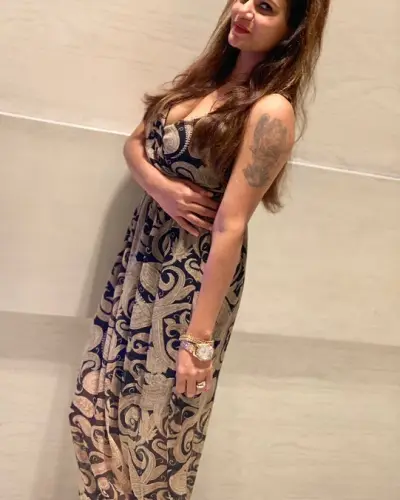 Sirauli Gauspur Escort